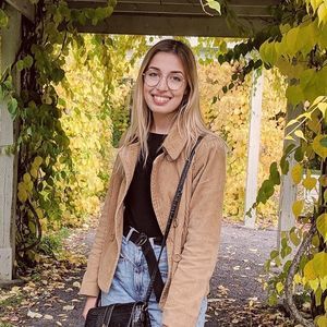 Meet your Posher, Cléo